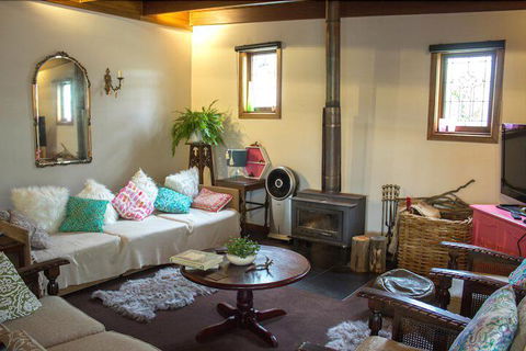 Billabong Cottage Bed & Breakfast - Queensland Tourism 2