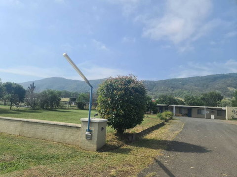 Valley View Motel - QLD Tourism 1