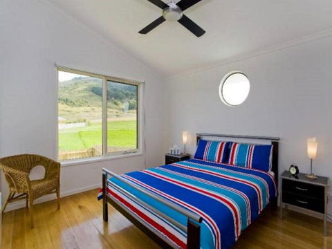 Two Views - Queensland Tourism 1
