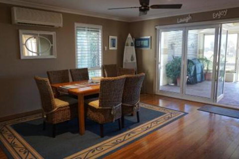 Holiday House - QLD Tourism 2