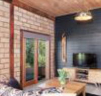 Falls River Luxury Accommodation - Queensland Tourism