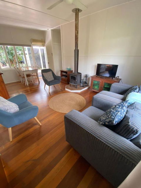 Miss Bullens Cottage - Queensland Tourism 5