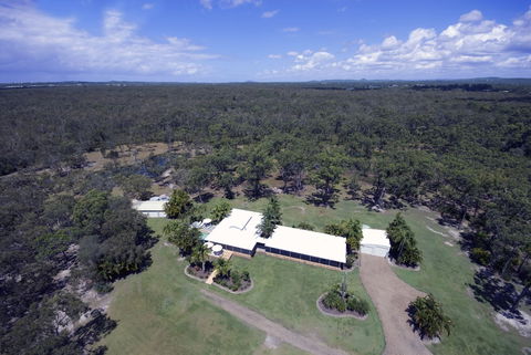 Beach Stone House - QLD Tourism 1