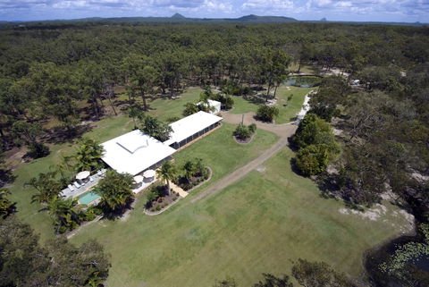 Beach Stone House - QLD Tourism 0