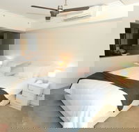 Surfers Paradise Suite with Pool and Spa - QLD Tourism