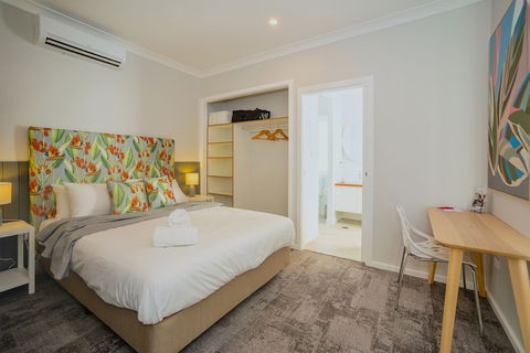 Kirsten Accommodation Parkes - QLD Tourism 3
