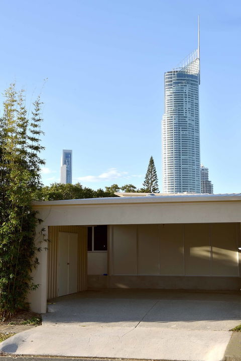 Villa Roma On Capri - GC - Queensland Tourism 1