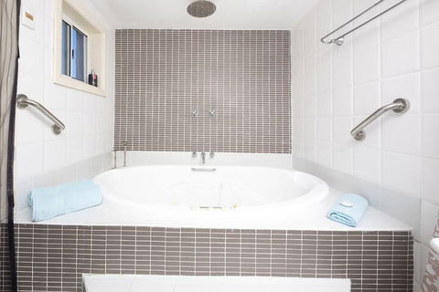 La Casa - QLD Tourism 6
