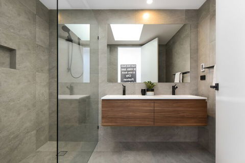 Boutique Stays County Down Port Melbourne - Queensland Tourism 2