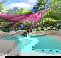 Trinity Breezes at Trinity Beach - QLD Tourism