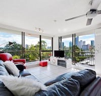 Holiday Resort Apts in Surfers Paradise - QLD Tourism