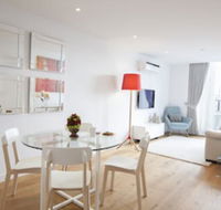 Boutique Stays - Sea Breeze Port Melbourne - Queensland Tourism