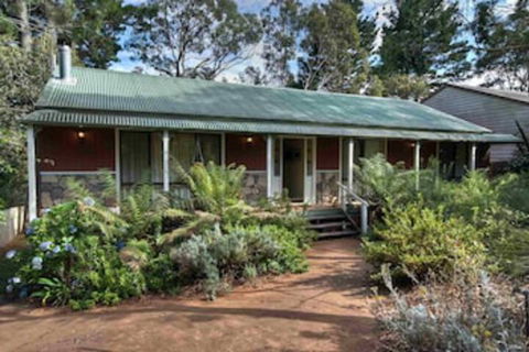 Camelot Cottage - Queensland Tourism 0