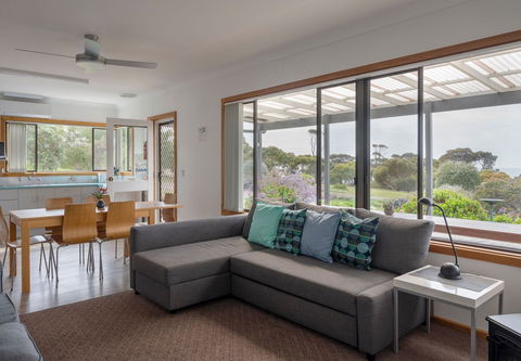 Emu Bay Holiday Homes - Queensland Tourism 4
