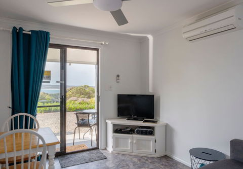 Emu Bay Holiday Homes - Queensland Tourism 3