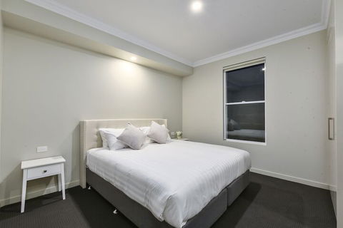 Aloha Luxury Central Apartments - Queensland Tourism 3