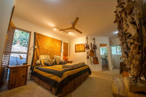 The Tree House. Treetop Living Near The Ocean Coolum Beach QLD Australia - Queensland Tourism 5
