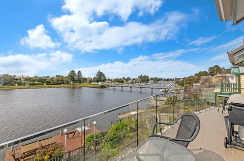 River Charm Apartment - Queensland Tourism 6