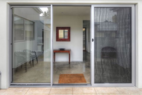 Wishart Cottage - Queensland Tourism 1