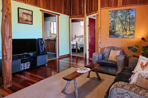 Shady Creek Eco Cabin - Queensland Tourism 4
