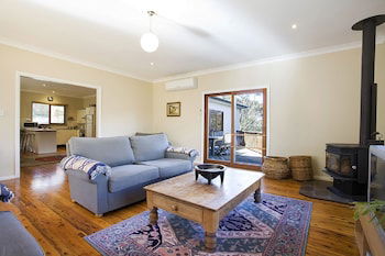 Gumview Cottage - QLD Tourism 0