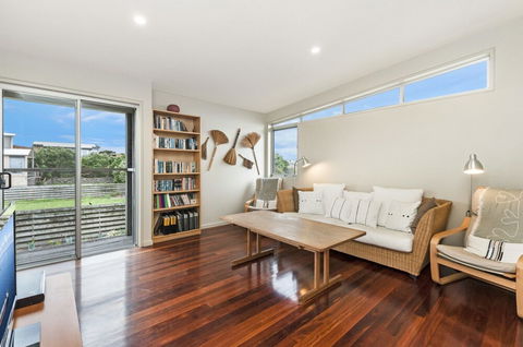 Sea Lit - Queensland Tourism 1