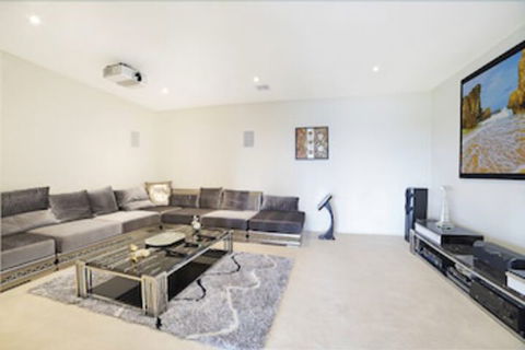 Jolong Park Clubhouse - Queensland Tourism 7