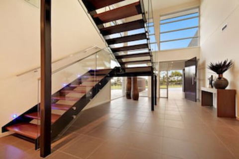Jolong Park Clubhouse - Queensland Tourism 3