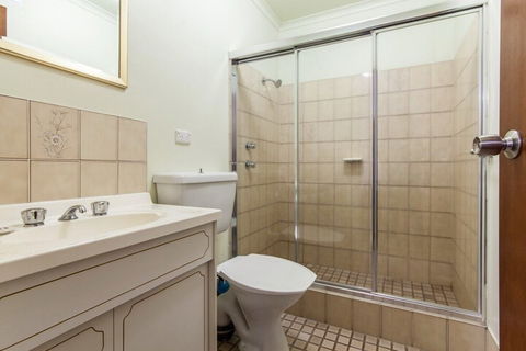 Bay Parklands Unit 50 / 2 Gowrie Avenue - Queensland Tourism 1