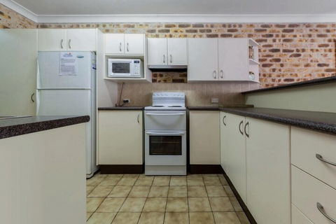 Bay Parklands Unit 50 / 2 Gowrie Avenue - Queensland Tourism 6