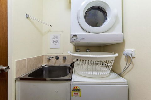 Bay Parklands Unit 50 / 2 Gowrie Avenue - Queensland Tourism 4
