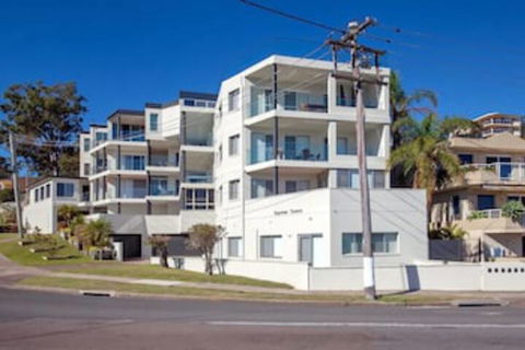 Bayview Towers, Unit 1/15 Victoria Parade - QLD Tourism 0