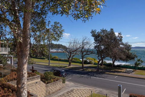 A Yachtsmans Rest, 3/37 Victoria Parade - QLD Tourism 1