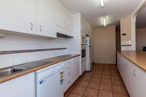 Westpoint Unit 10 / 2 Thurlow Avenue - QLD Tourism 6