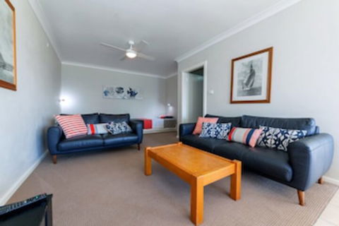 Quarterdeck, Unit 1/ 12 Magnus Street - QLD Tourism 0