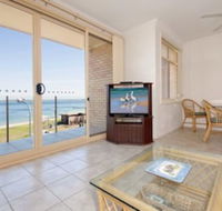 2 Bedroom Apartment Little Hut Unit 3 20 Kurrawa Close - QLD Tourism