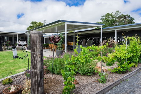 Granite Belt Motel - QLD Tourism 1