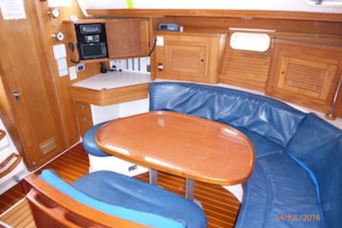 Sailtas - Sailing Charters To Bruny Island - Adults Only - Queensland Tourism 0