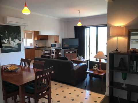 Hill's Creek Holiday Home - Queensland Tourism 1