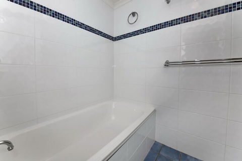 Bay Parklands Unit 22 / 2 Gowrie Avenue - QLD Tourism 2