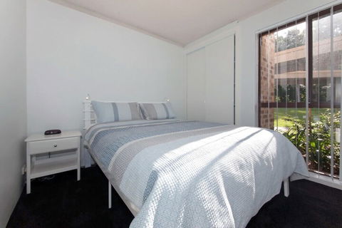 Bay Parklands Unit 22 / 2 Gowrie Avenue - QLD Tourism 4