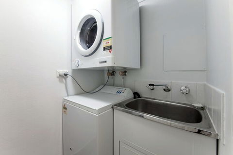 Bay Parklands Unit 22 / 2 Gowrie Avenue - QLD Tourism 6