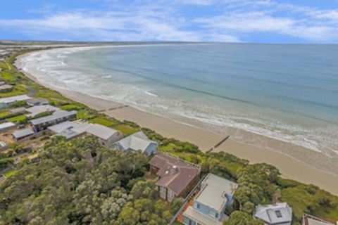 Waters Edge - Queensland Tourism 0