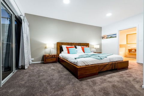 Ulverstone River Edge Apartments - Queensland Tourism 3