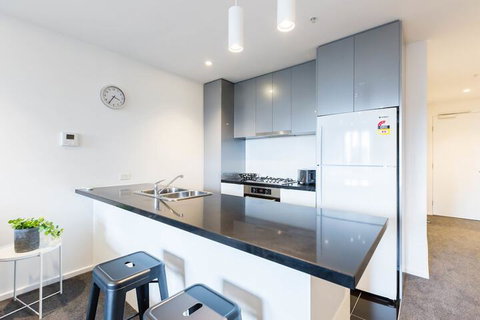 SONYA, 2BDR Southbank Apartment - QLD Tourism 7