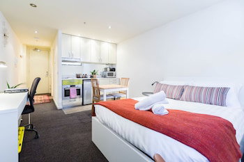 EMILY, Carlton Studio Apartment - Queensland Tourism 1