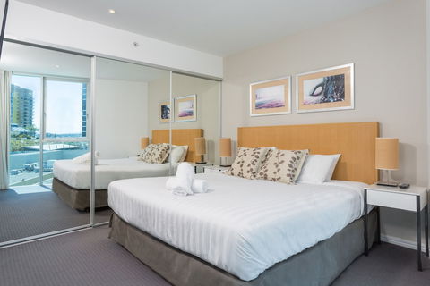 Holiday Holiday - H Residence Apartments - QLD Tourism 2