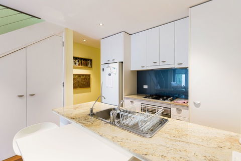 ALEXANDER, 2BDR South Melbourne House - Queensland Tourism 2