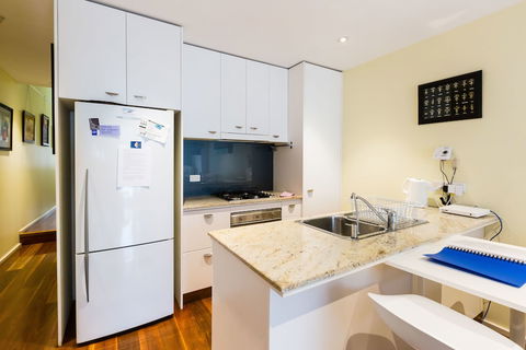 ALEXANDER, 2BDR South Melbourne House - Queensland Tourism 3