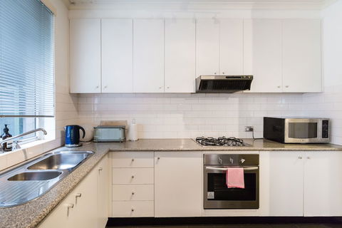SELENA, 2BDR South Yarra Apartment - QLD Tourism 2
